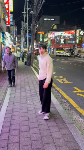 마이쮸 받아먹기 실패…..(지나가시던분 유머 있게 장난 받아주신겁니다..ㅎ)