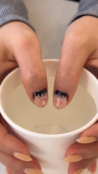 귀여운 맹구ㅠ
 
 온도변화젤 @artigelnail 
 디자인 @gnal_nail 
 
 #맹구네일#하남2지구네일 #nailreel#koreannail