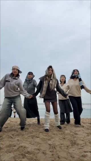 말해달라고.
 
 #텔미 #원더걸스 #부산 #바다 #여행