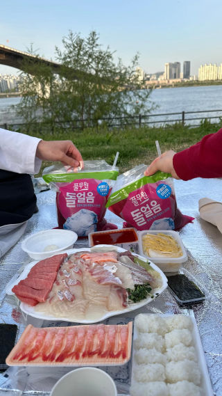 지금 야장바리 안가면 여름 됨;;
 
 #노량진제주회수산
 #복소사
 #한강야장